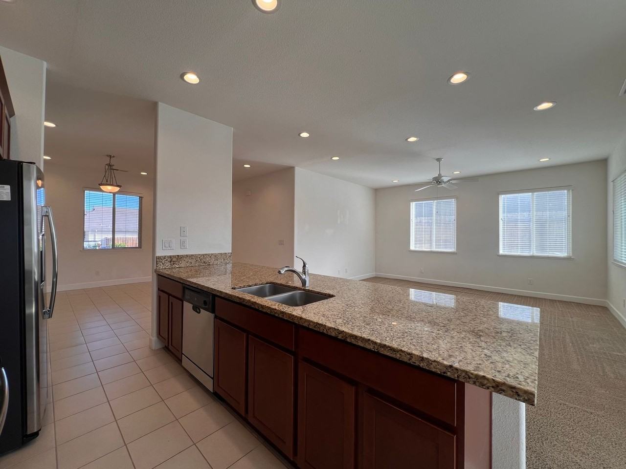 1807 Canal Dr - Photo 4 of 40