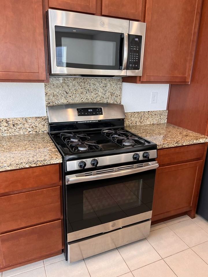 1807 Canal Dr - Photo 7 of 40