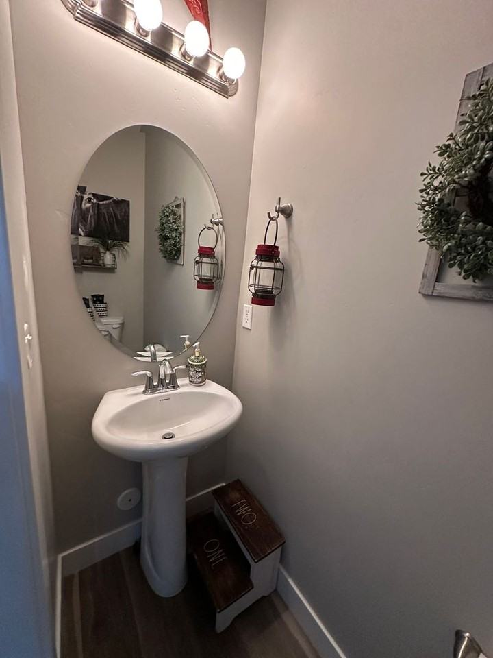 1580 S 1450 W - Photo 2 of 15