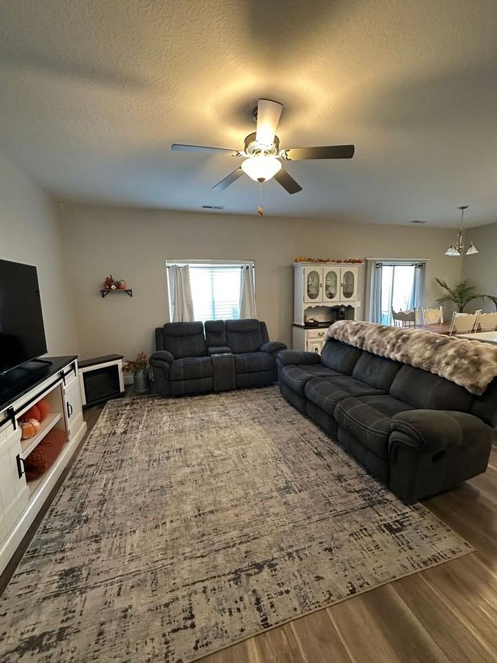 1580 S 1450 W - Photo 4 of 15