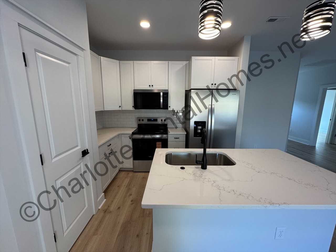 1622 Gum St - Photo 5 of 12