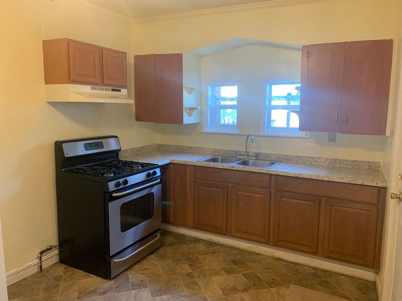 713 Vander Ave - Photo 4 of 6