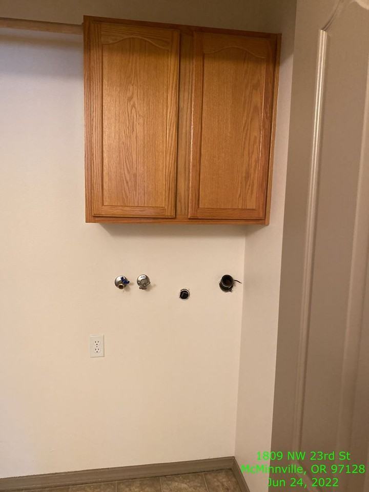 1809 Nw 23rd St - Photo 5 of 19