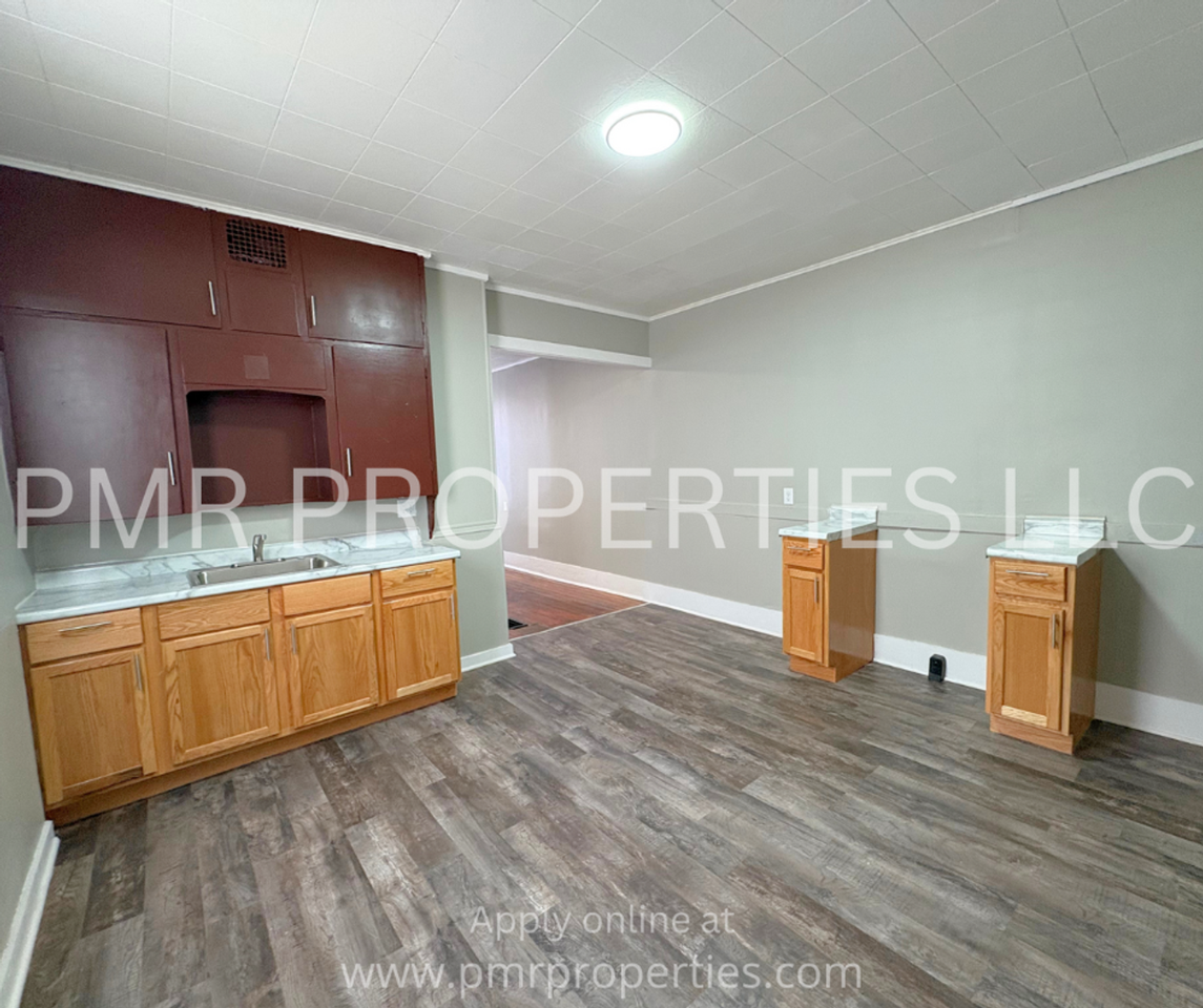 830 Warsaw Ave - Photo 2 of 5