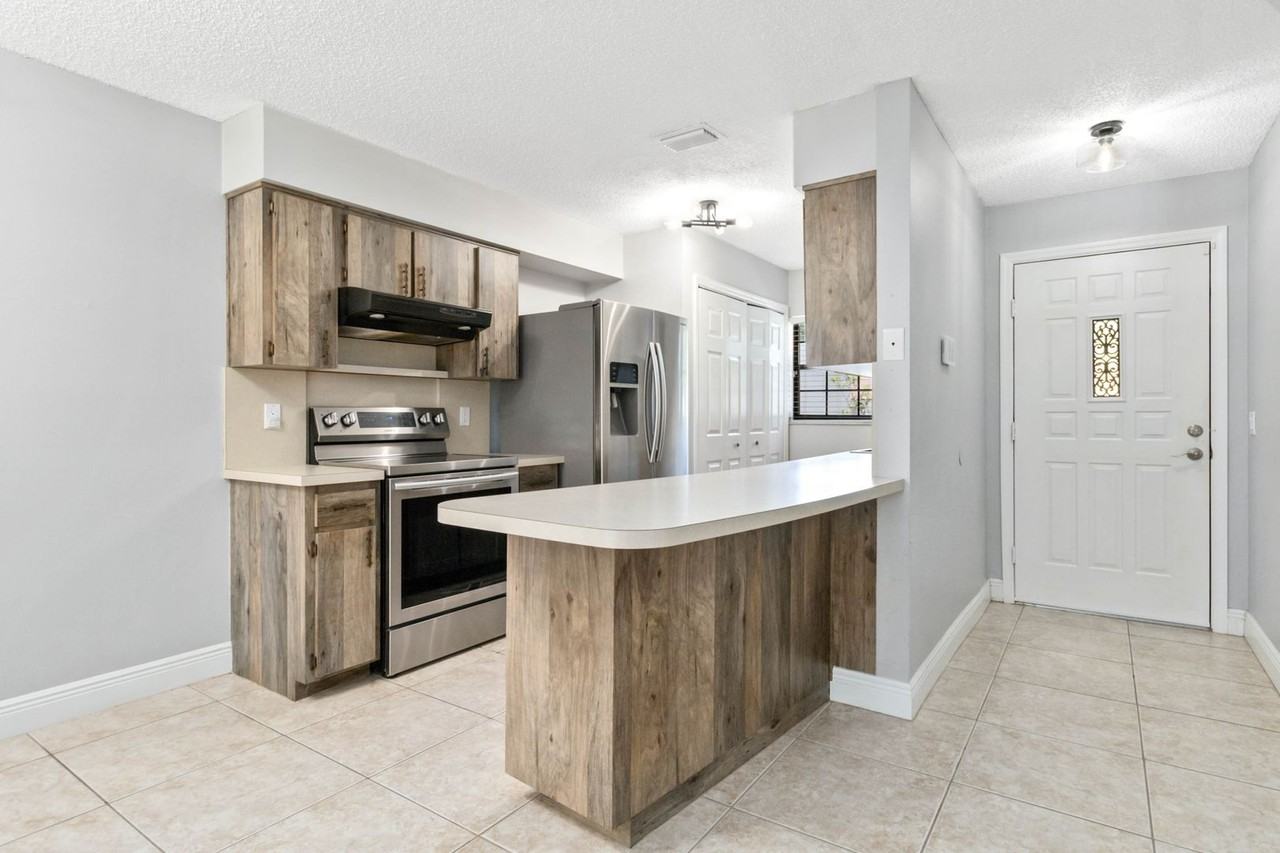 3528 Bay Ct - Photo 7 of 30