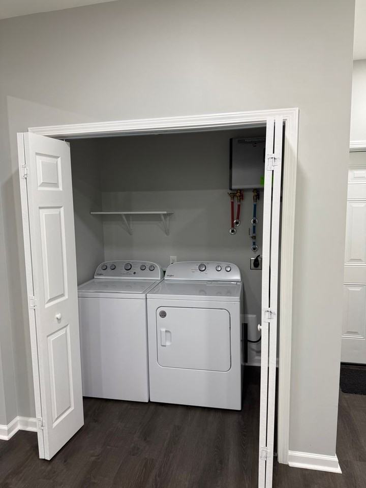 1301 Indianola St #D - Photo 4 of 7