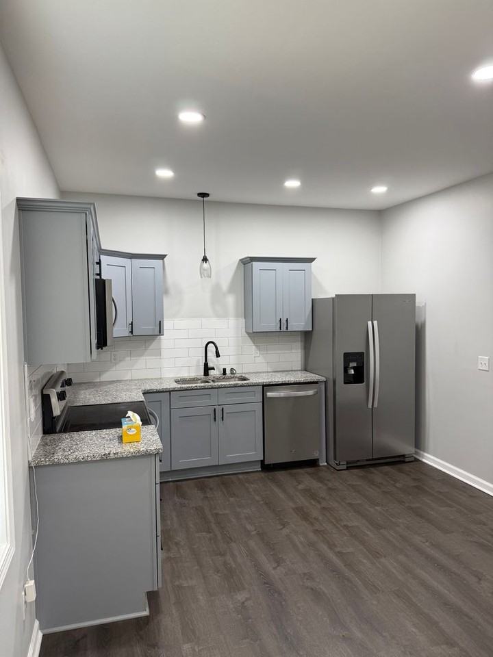 1301 Indianola St #D - Photo 6 of 7