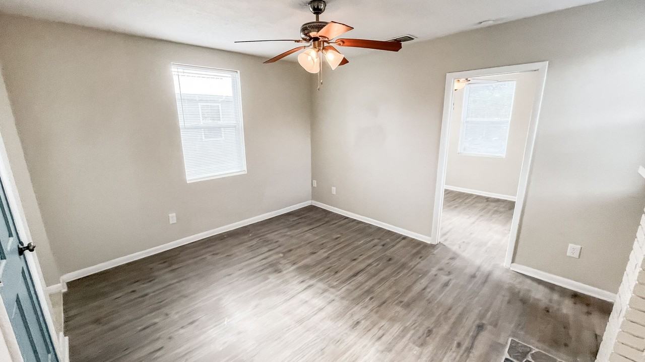 321 W Ianthe St #8 - Photo 2 of 10