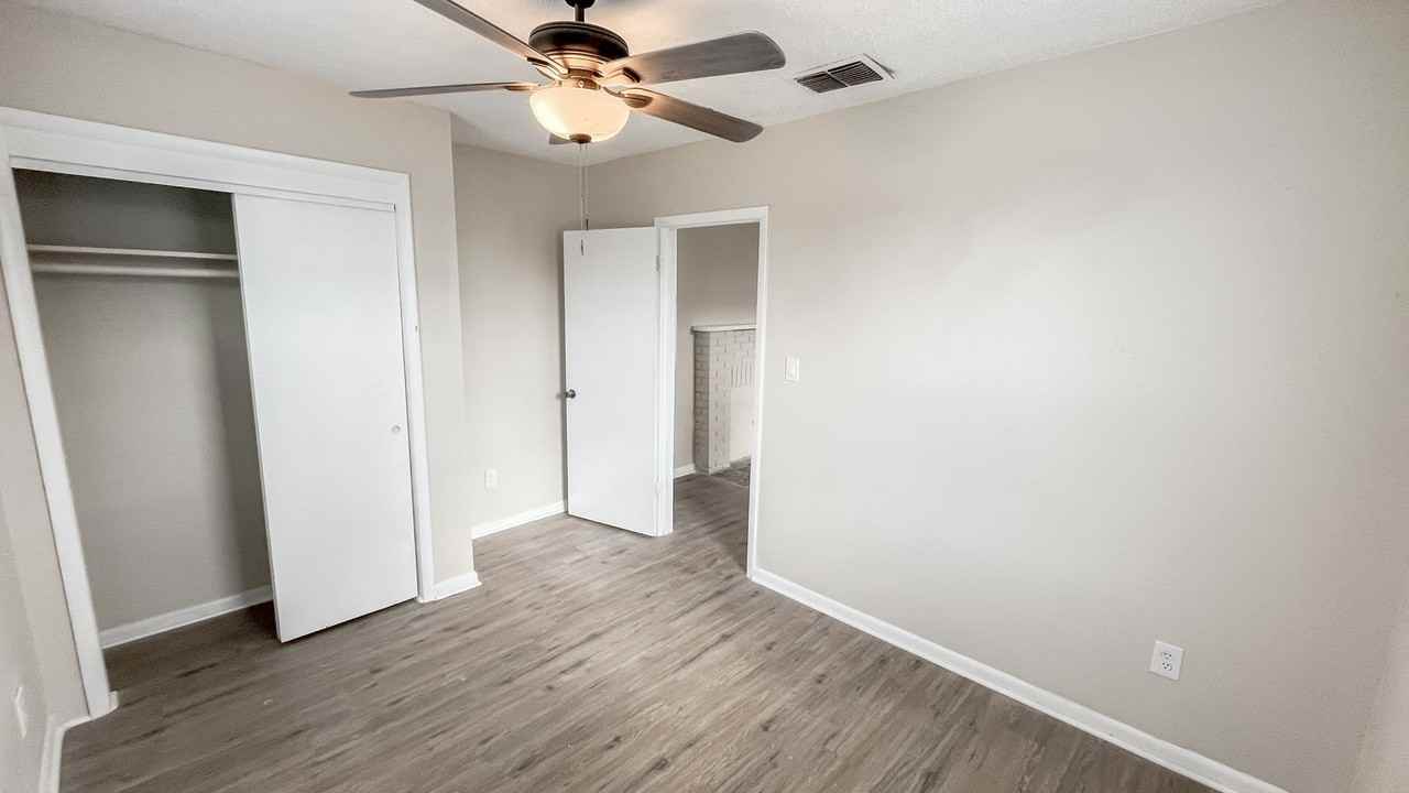 321 W Ianthe St #8 - Photo 4 of 10