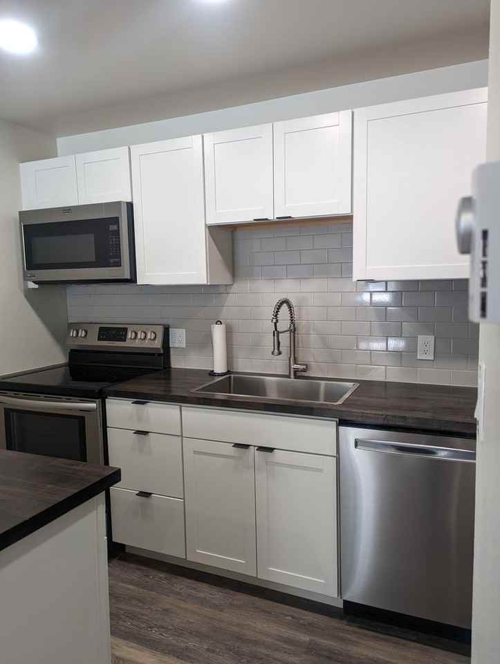 1335 Sparta Plz #13 - Photo 3 of 7