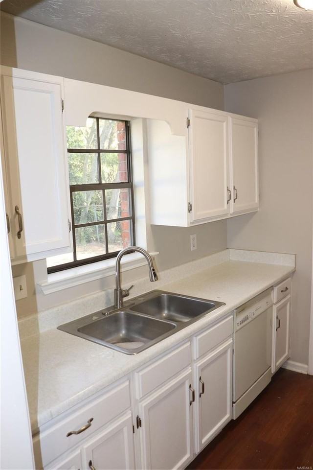 760 N Burbank Dr - Photo 7 of 21
