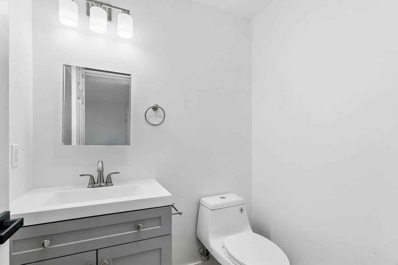 Chestnut Townhomes - Photo 4 of 43