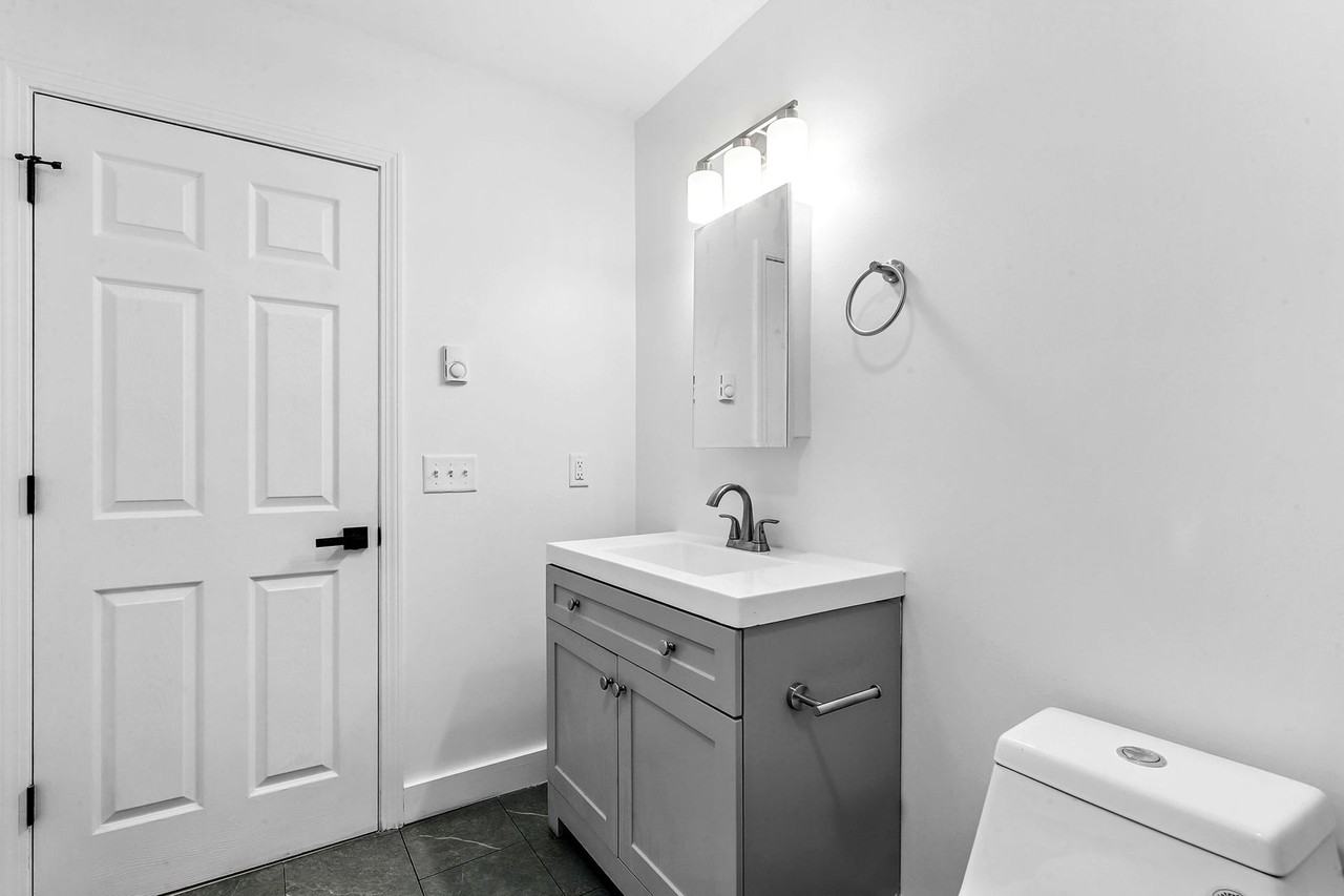 Chestnut Townhomes - Photo 5 of 43