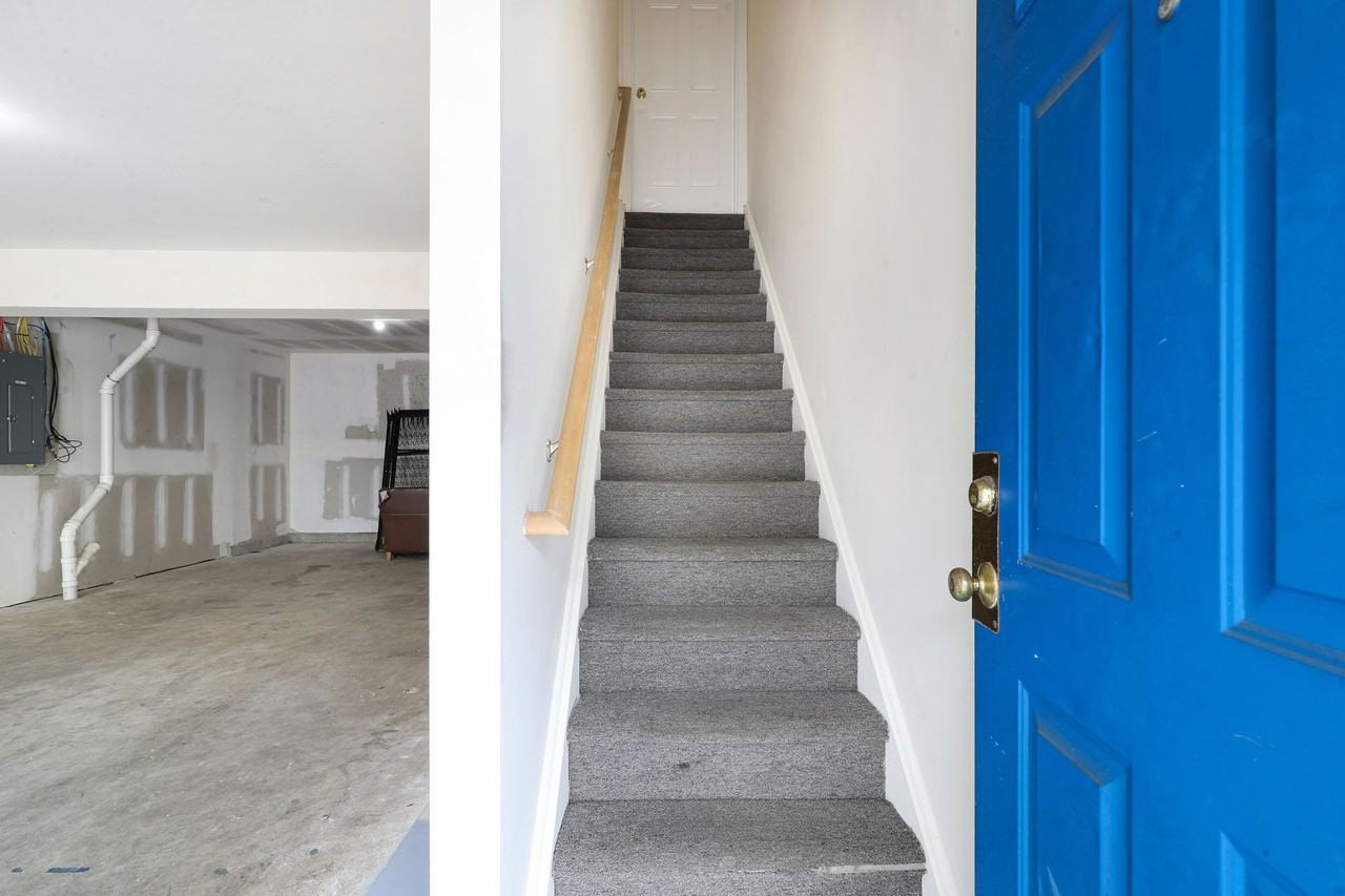 Chestnut Townhomes - Photo 7 of 43