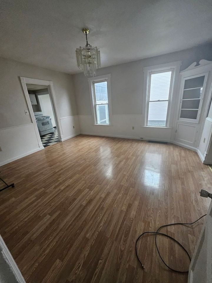 944 W 21st St #1 - Photo 7 of 12