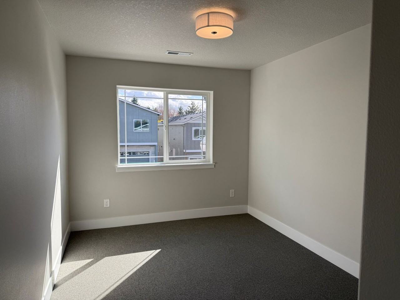 9622 Ne 29th Ave - Photo 7 of 12