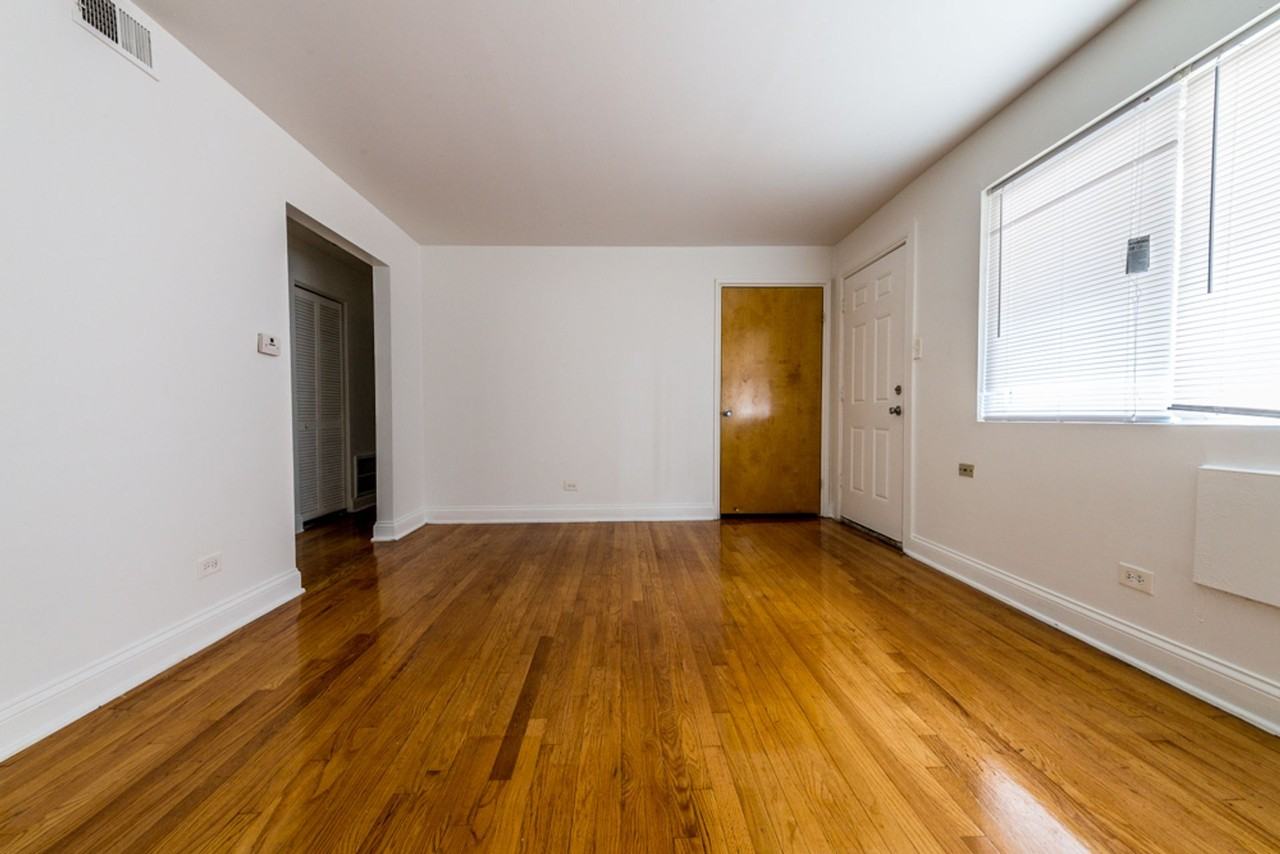 7706 S Saginaw - Photo 7 of 16