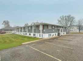 featured image of 8963 Syndicate Ave