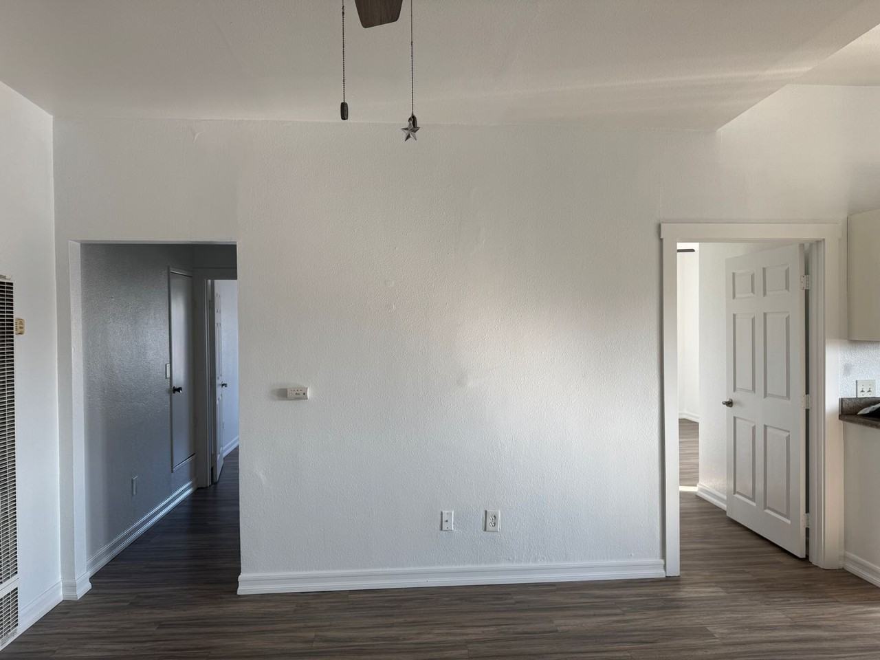 939 University Ave - Photo 7 of 13