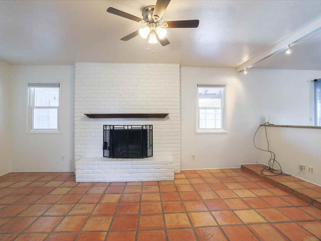 4550 N Harrison Rd - Photo 4 of 30