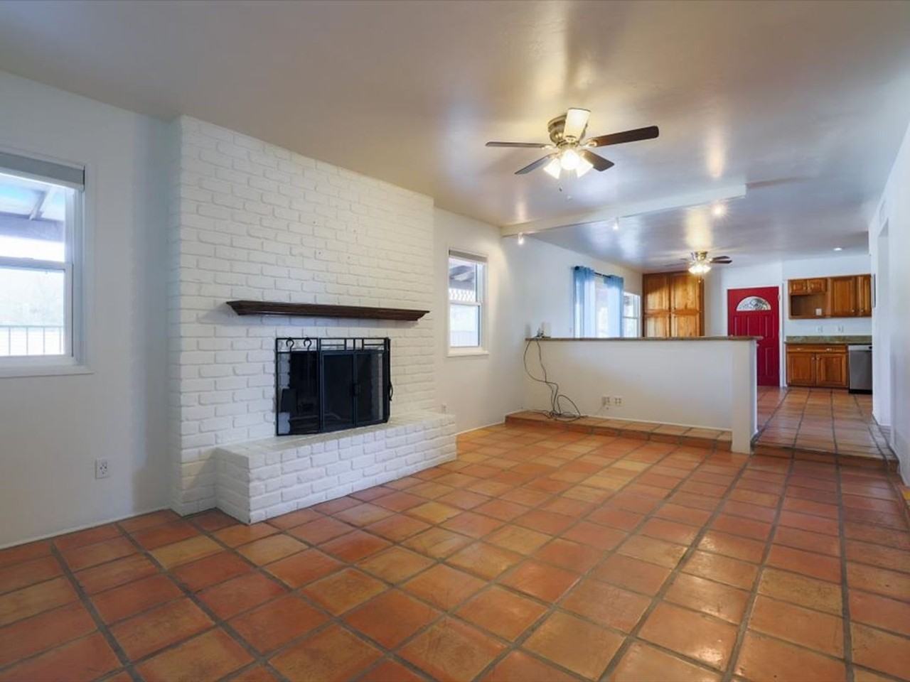 4550 N Harrison Rd - Photo 5 of 30