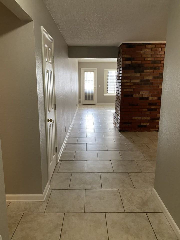 5914 S 87th East Ave - Photo 2 of 25