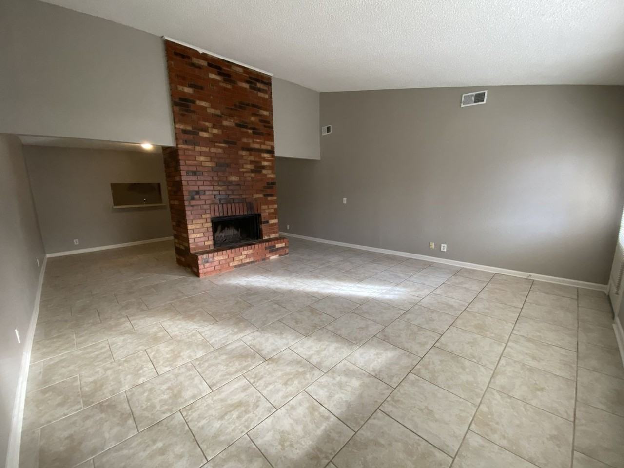 5914 S 87th East Ave - Photo 3 of 25