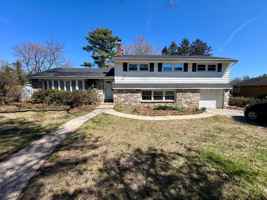 featured image of 303 Hedgerow Ln