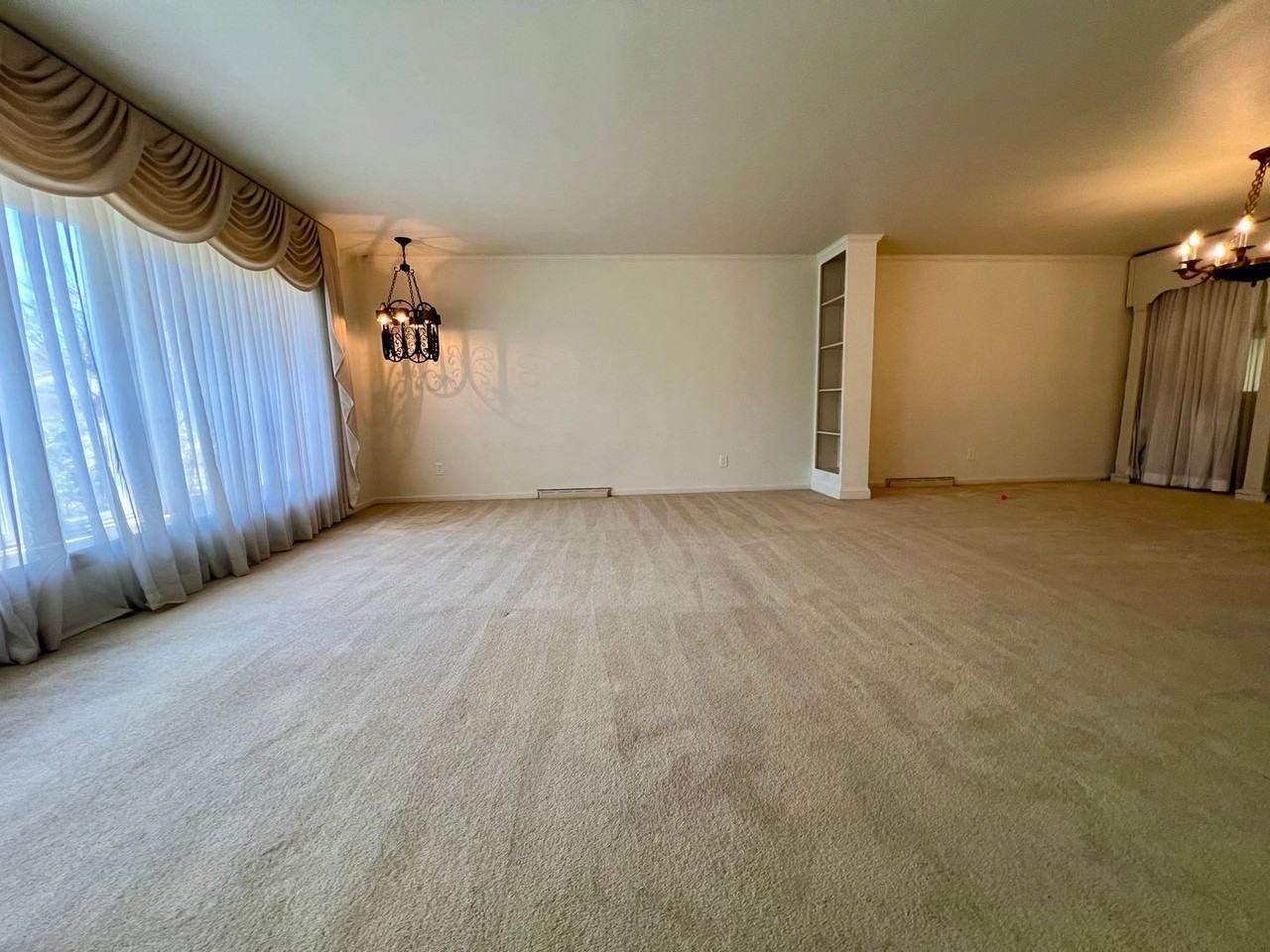 303 Hedgerow Ln - Photo 4 of 47