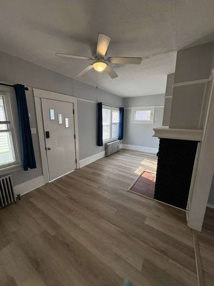 368 E 248th St - Photo 4 of 10