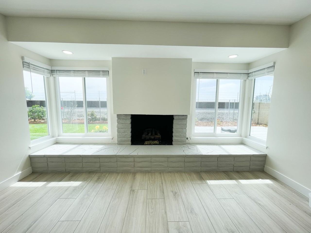 9192 Christine Dr - Photo 5 of 35