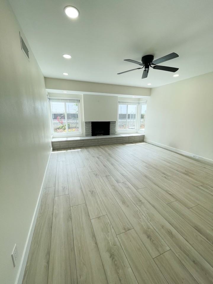 9192 Christine Dr - Photo 6 of 35