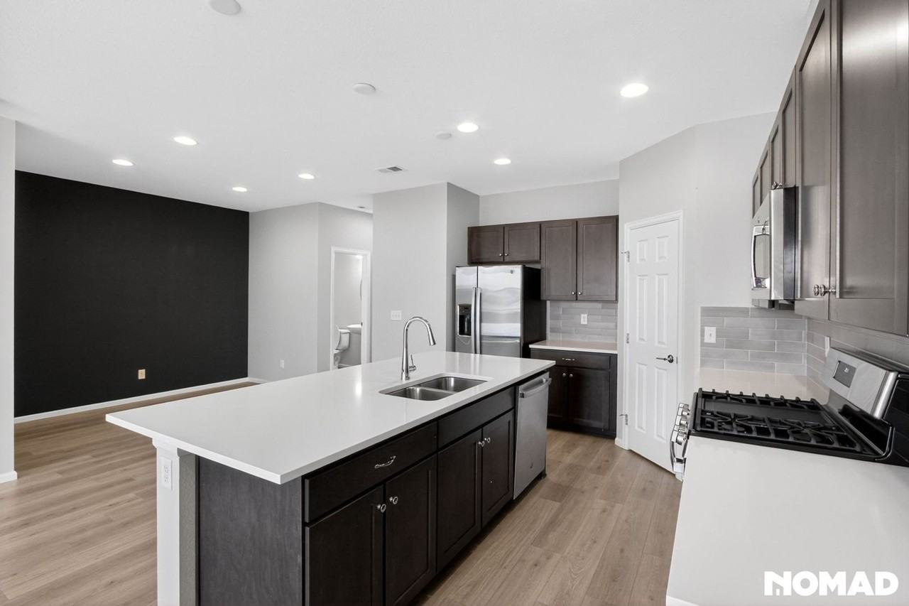 6696 N Argonne St - Photo 5 of 27