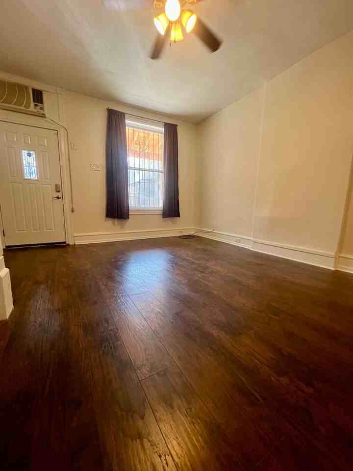 2165 W Grange Ave - Photo 3 of 26