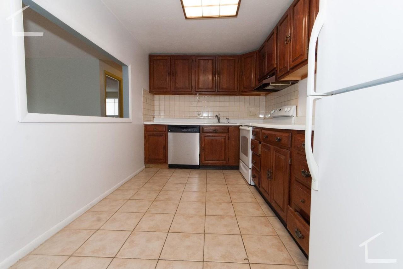 129 Tremont St - Photo 2 of 8