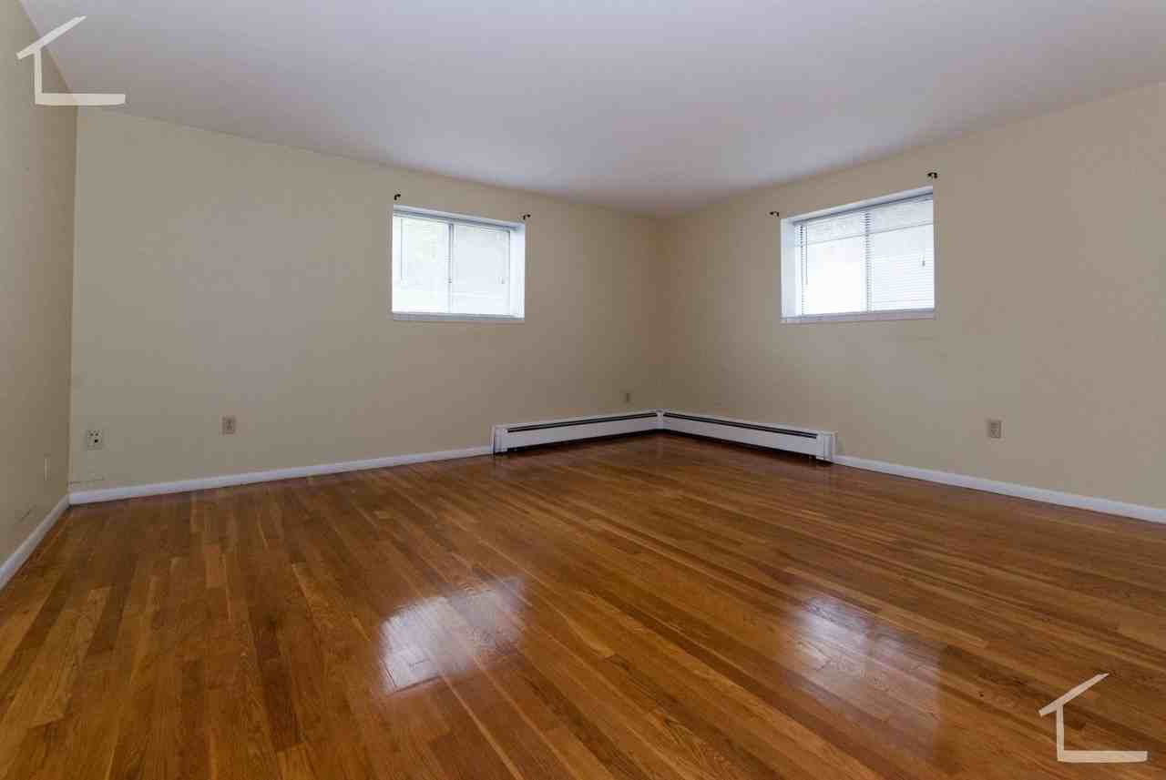 129 Tremont St - Photo 5 of 8