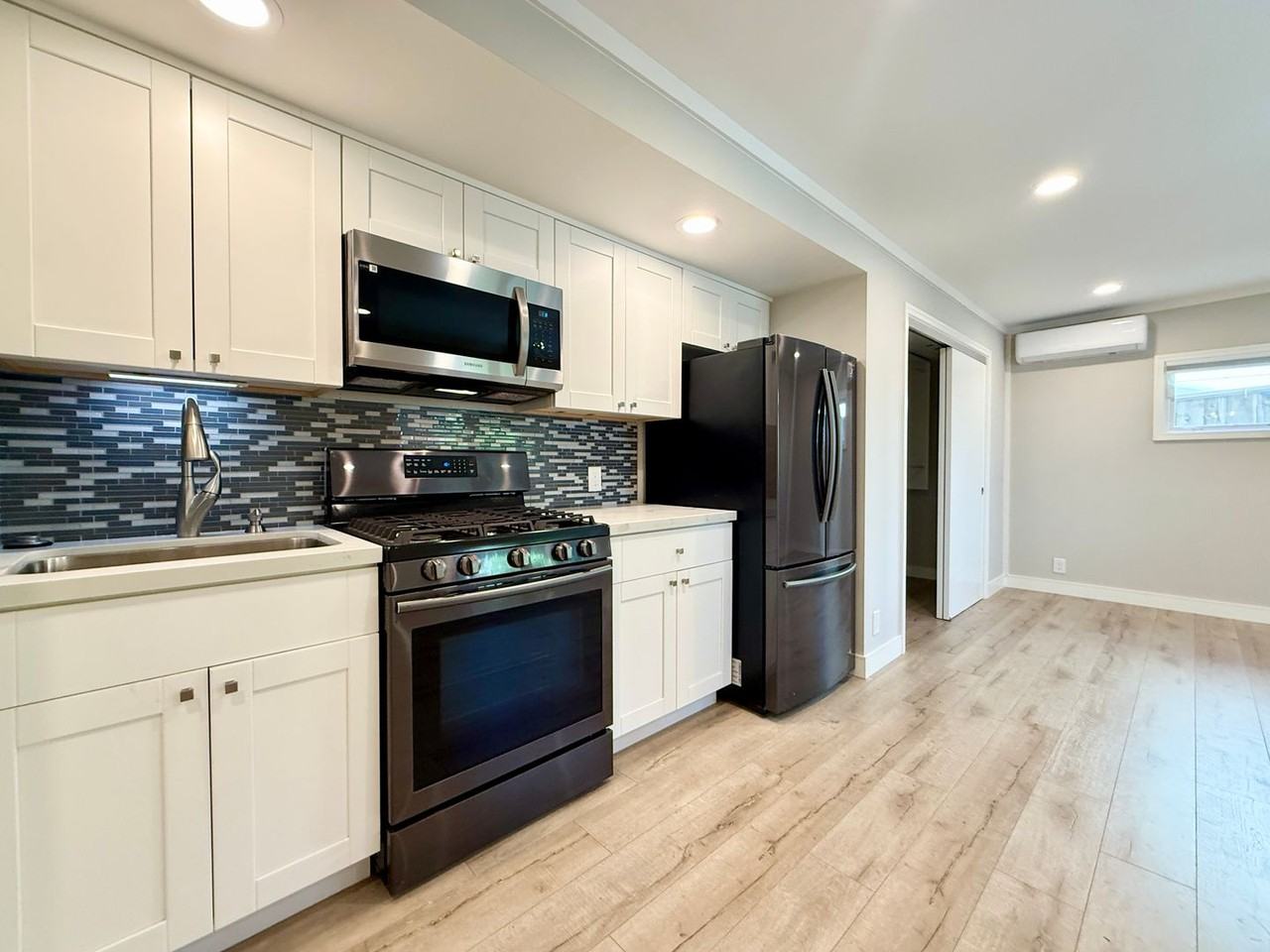 40 Eastlake Ave - Photo 5 of 12