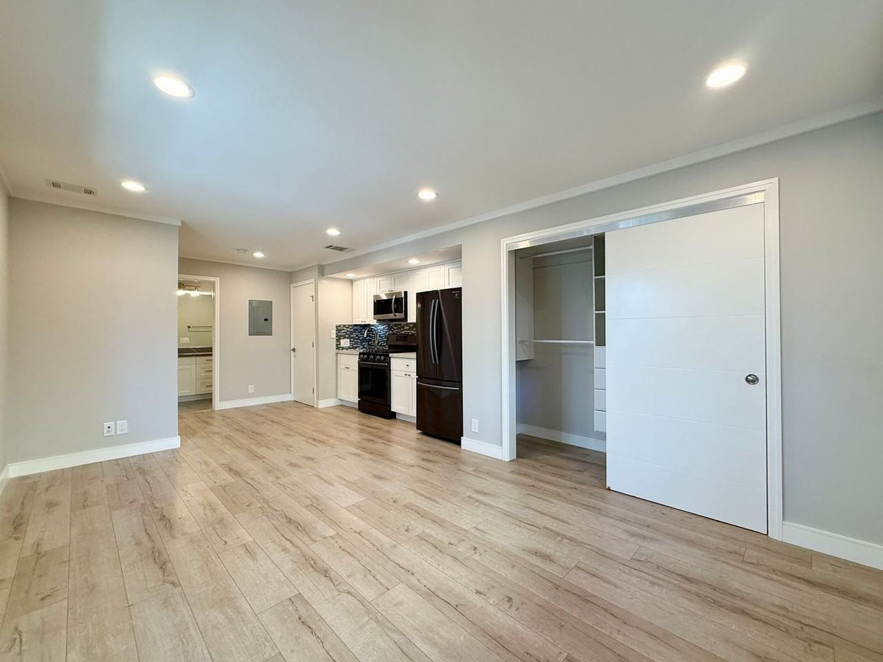 40 Eastlake Ave - Photo 7 of 12