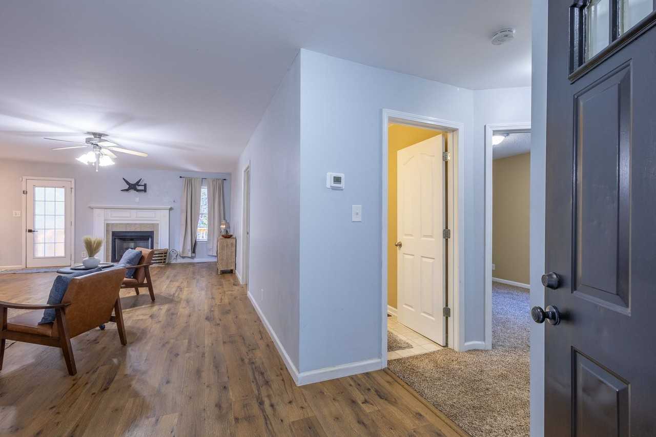 356 Andrew Dr - Photo 4 of 16