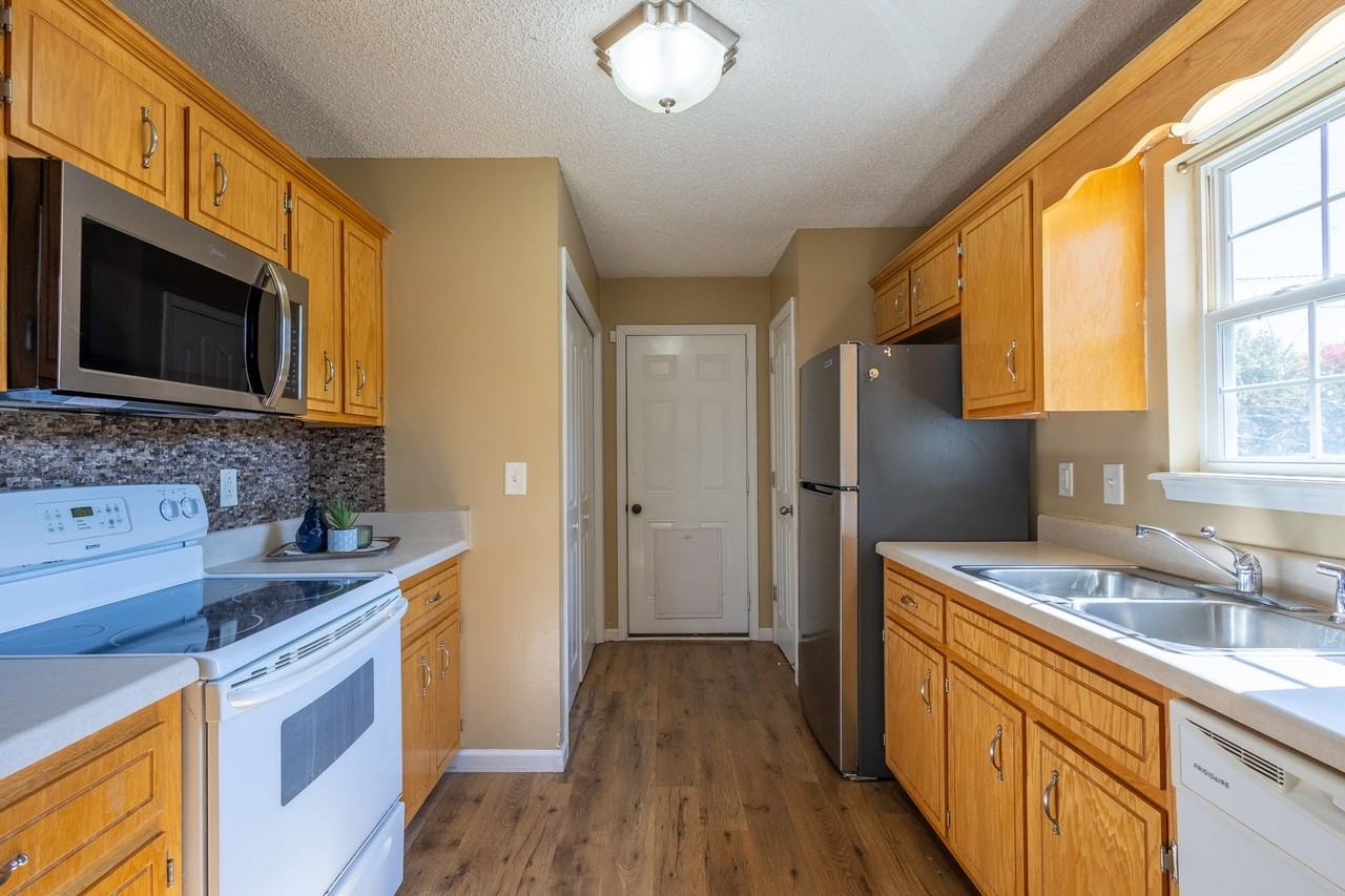 356 Andrew Dr - Photo 7 of 16