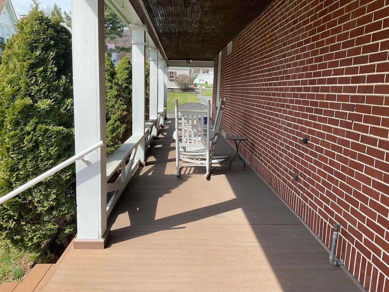 112 W Main St - Photo 2 of 30