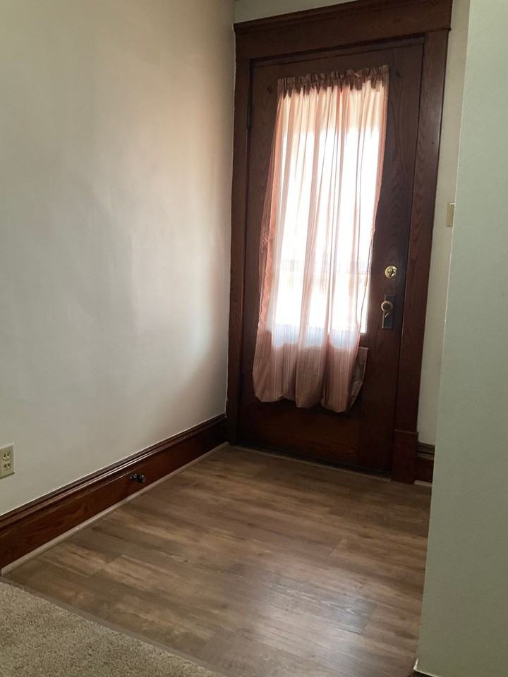 112 W Main St - Photo 6 of 30