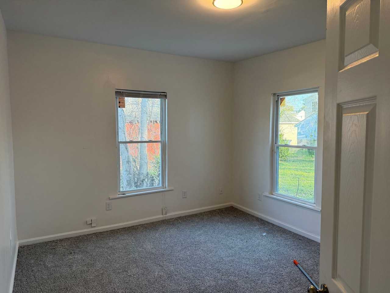 640 Rolfe St - Photo 7 of 9