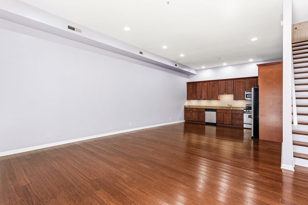 2355 E York St - Photo 2 of 22