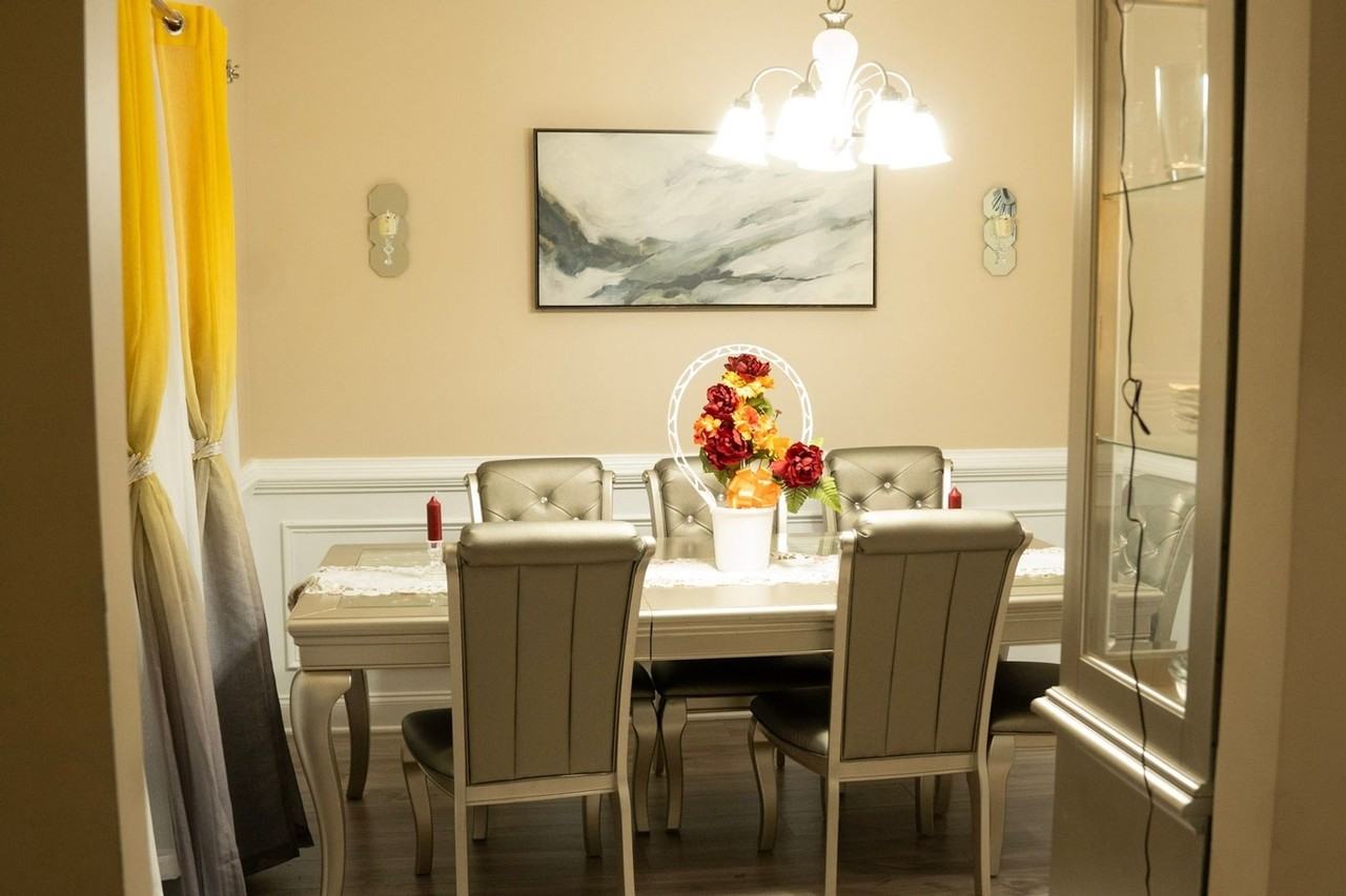 3499 Henley St - Photo 5 of 13