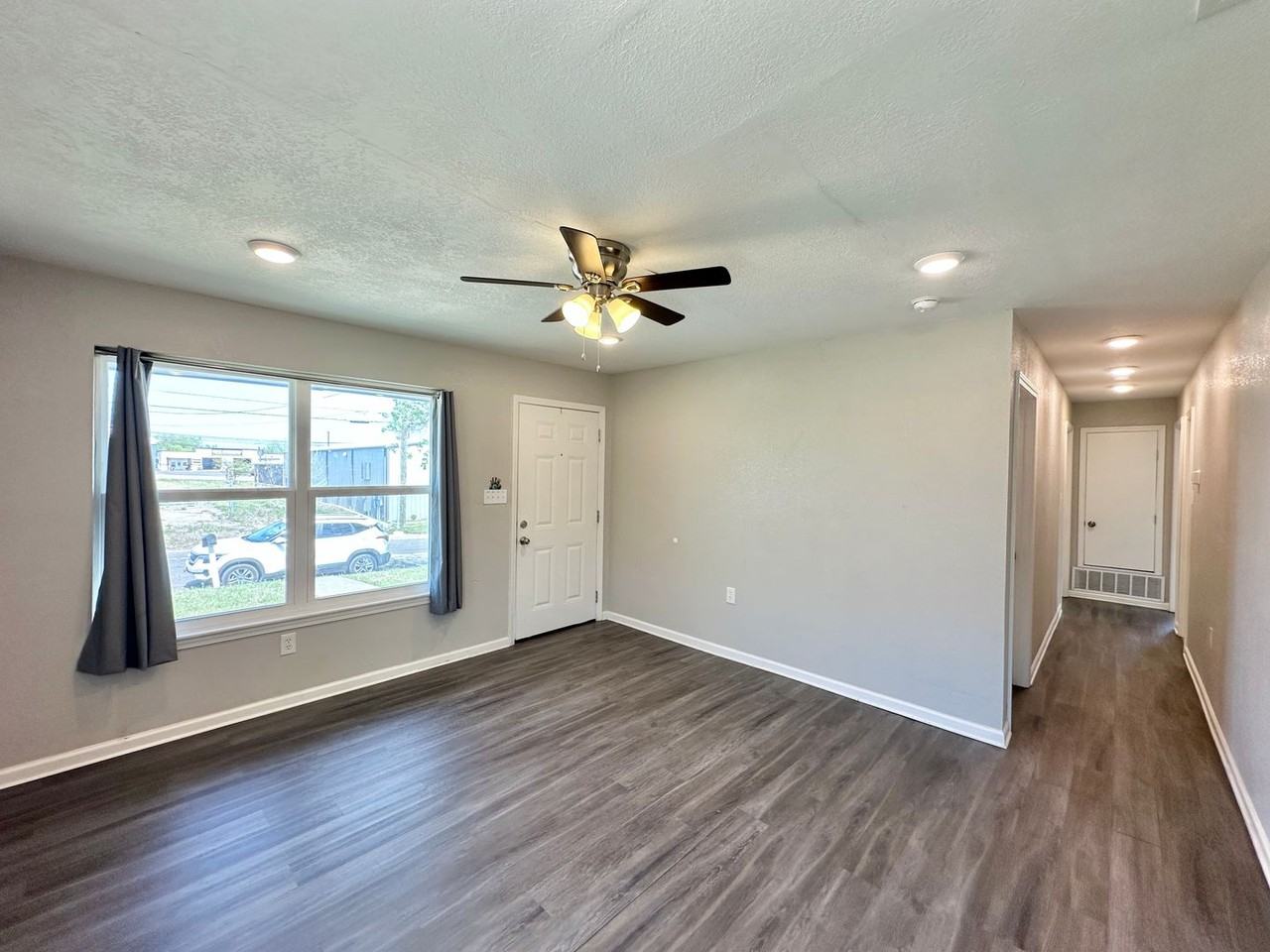 108 W Kathey Rd - Photo 6 of 27