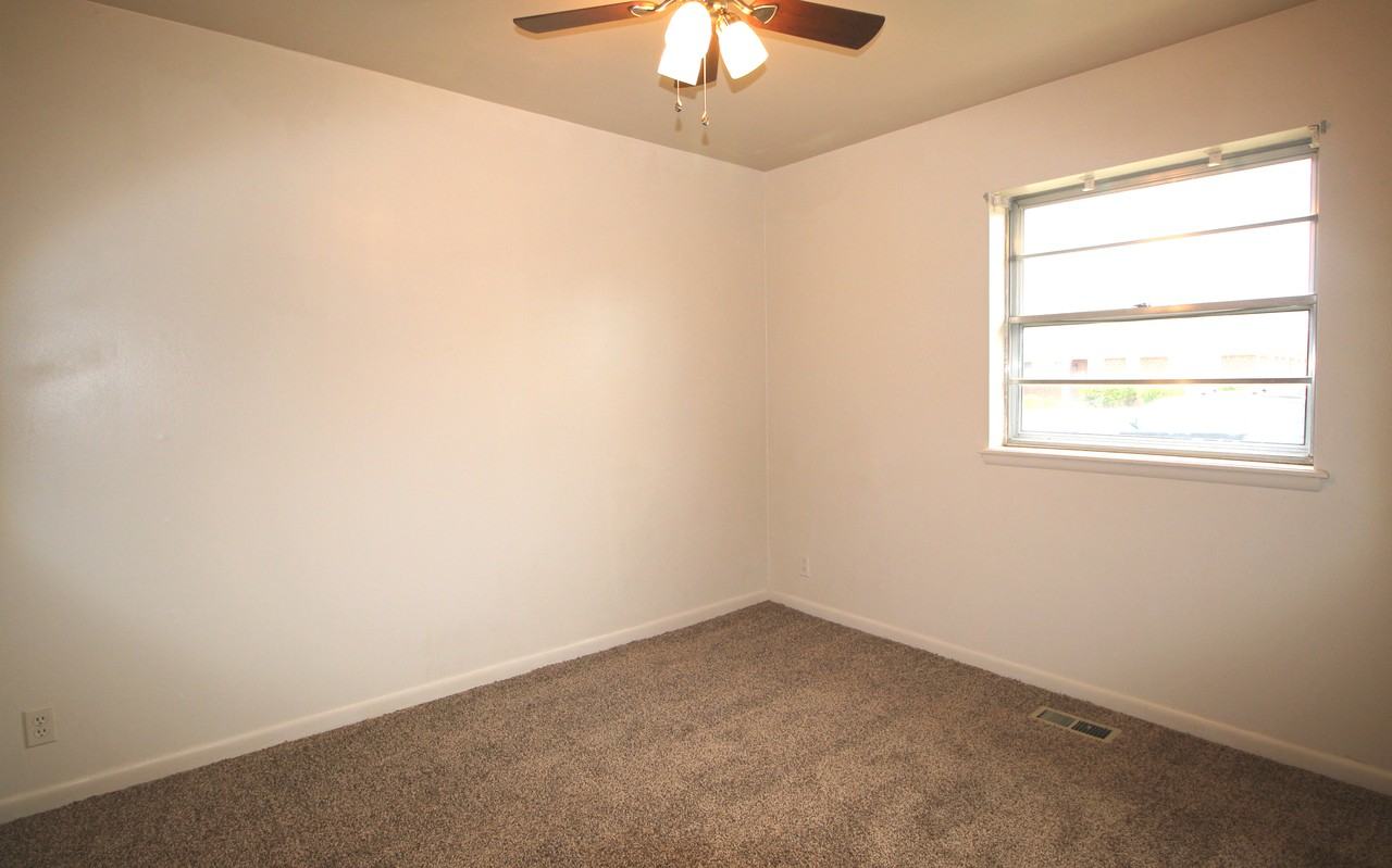4320 S Hudson Pl - Photo 3 of 29