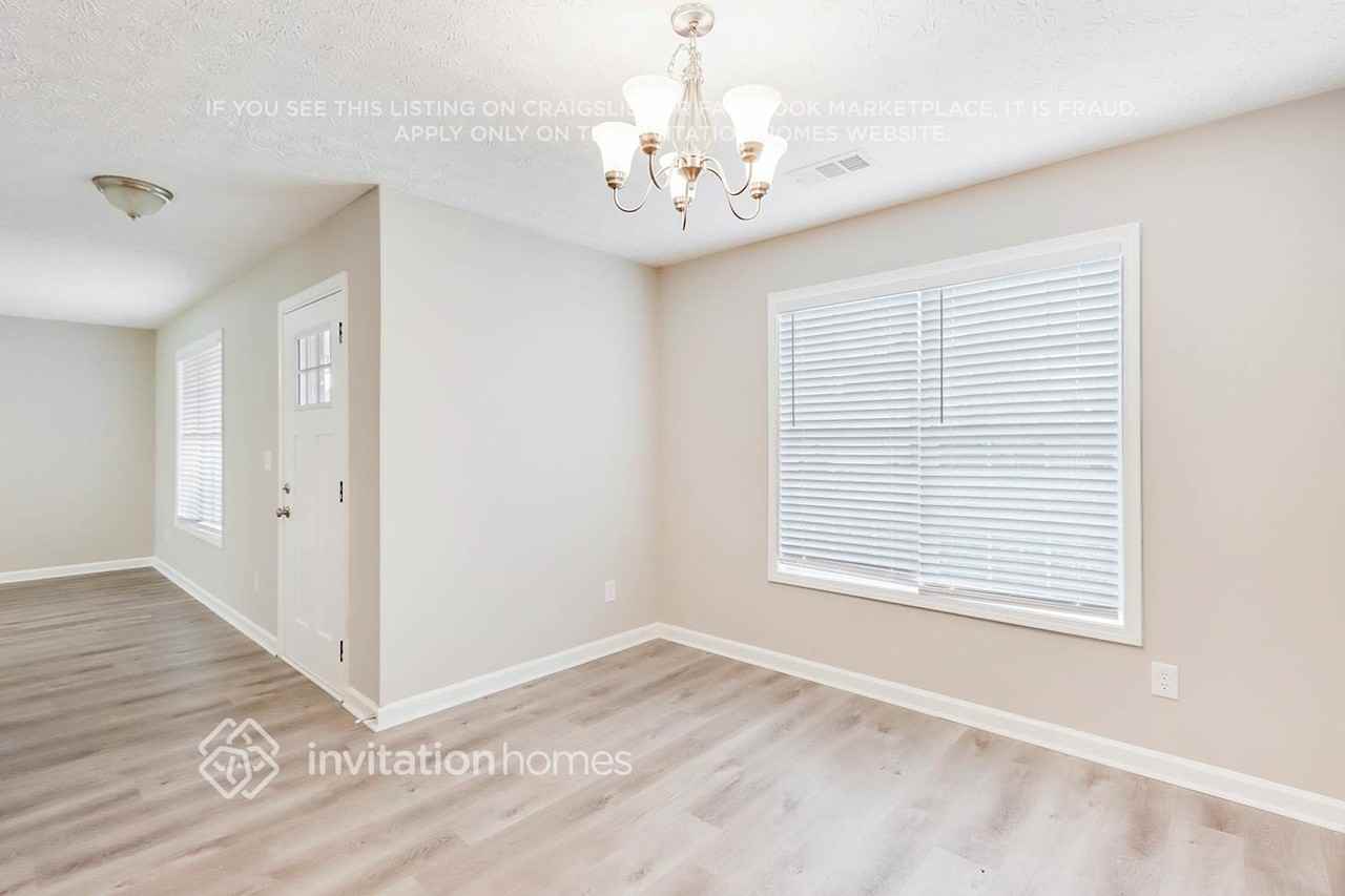 1430 Rose Pointe Dr - Photo 4 of 24