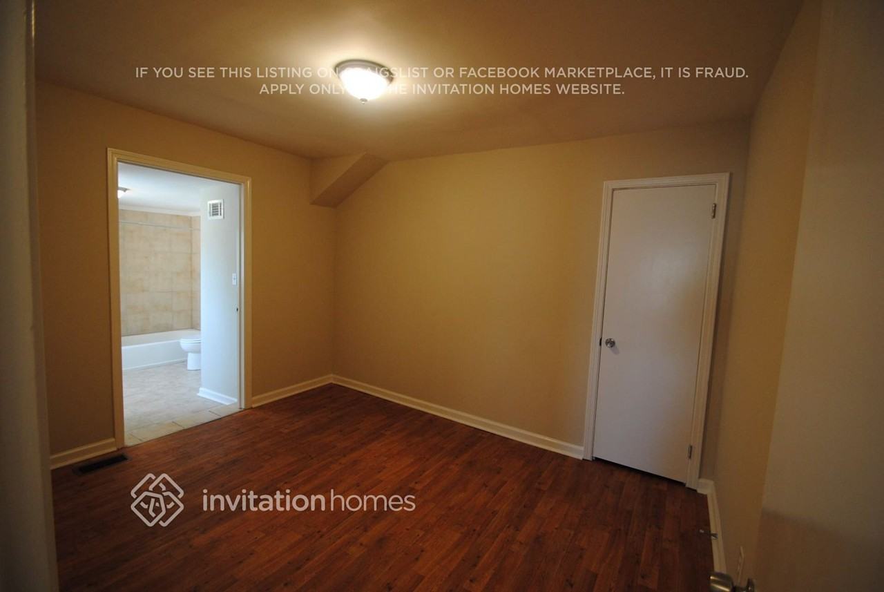 2121 Cherry Ln - Photo 4 of 7