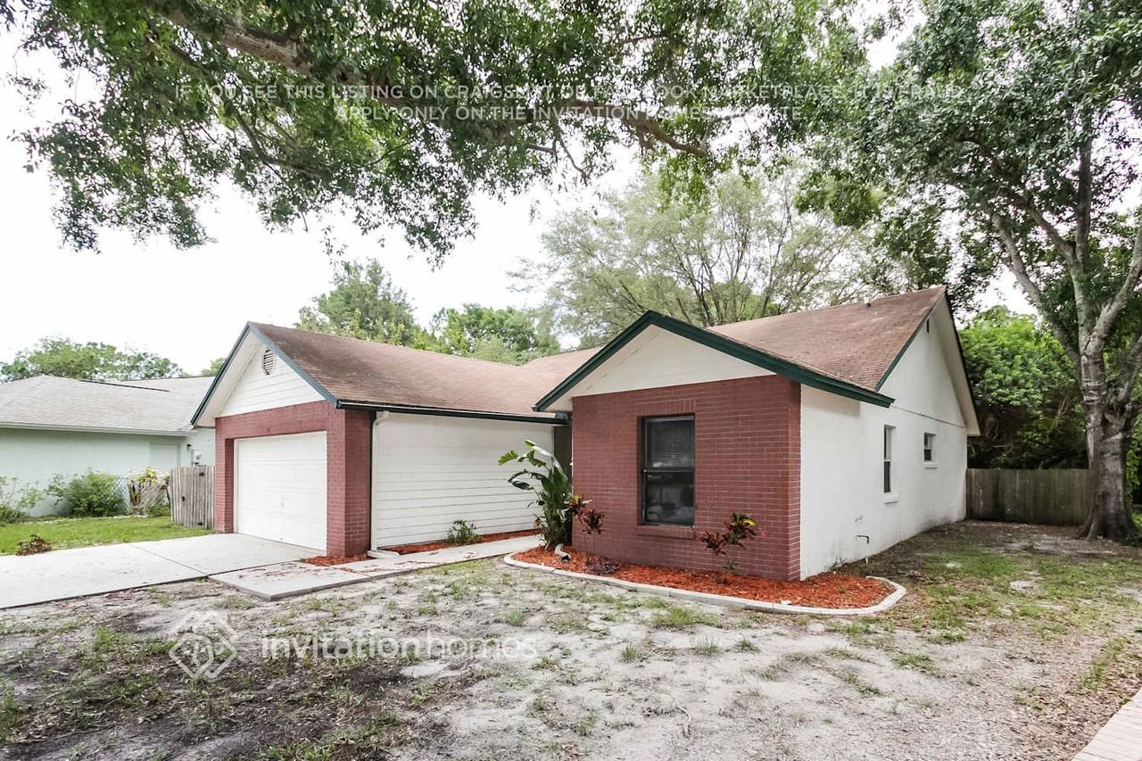 515 49th St E - Photo 2 of 19